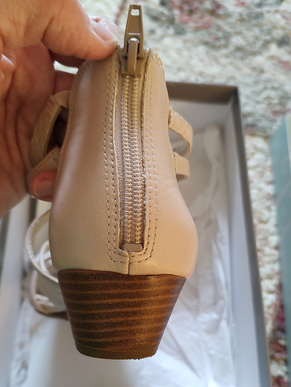 Women's Strappy Sandals in Beige Size 11 Medium - Picture 11 of 11